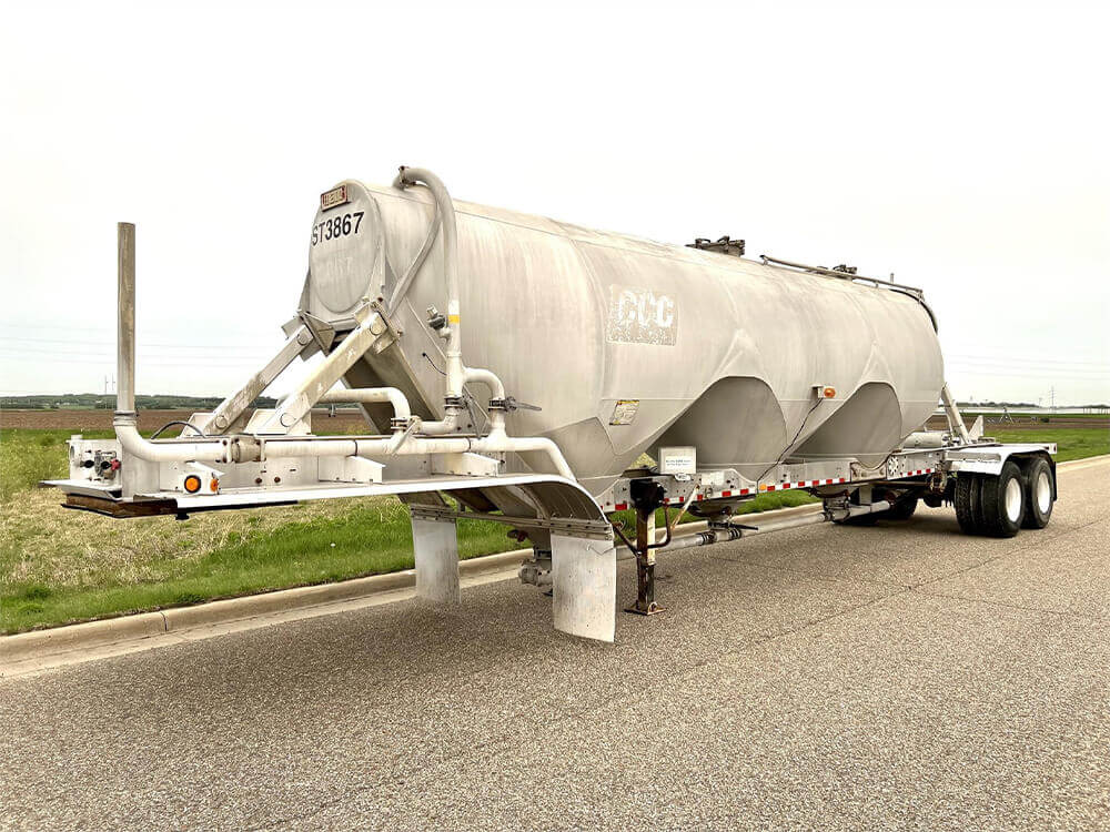 Heil Pneumatic Dry Bulk Trailer