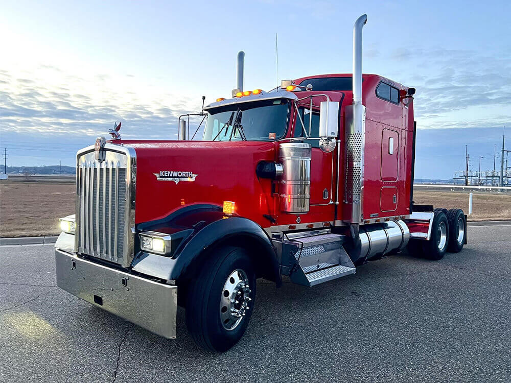 Kenworth W900L Sleeper Truck